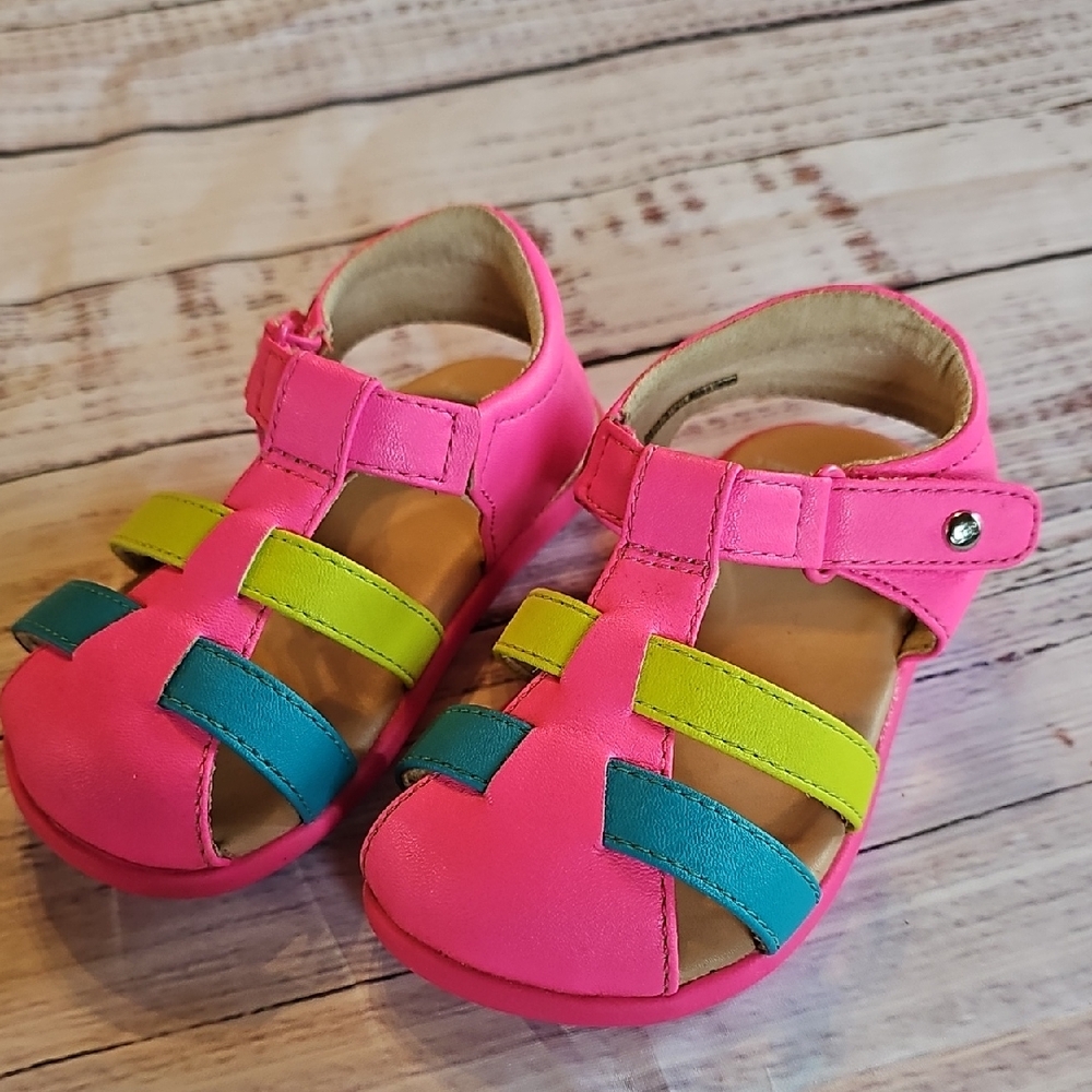 UGG TODDLER GIRL SANDALS BRIGHT PINK EUC SIZE 6